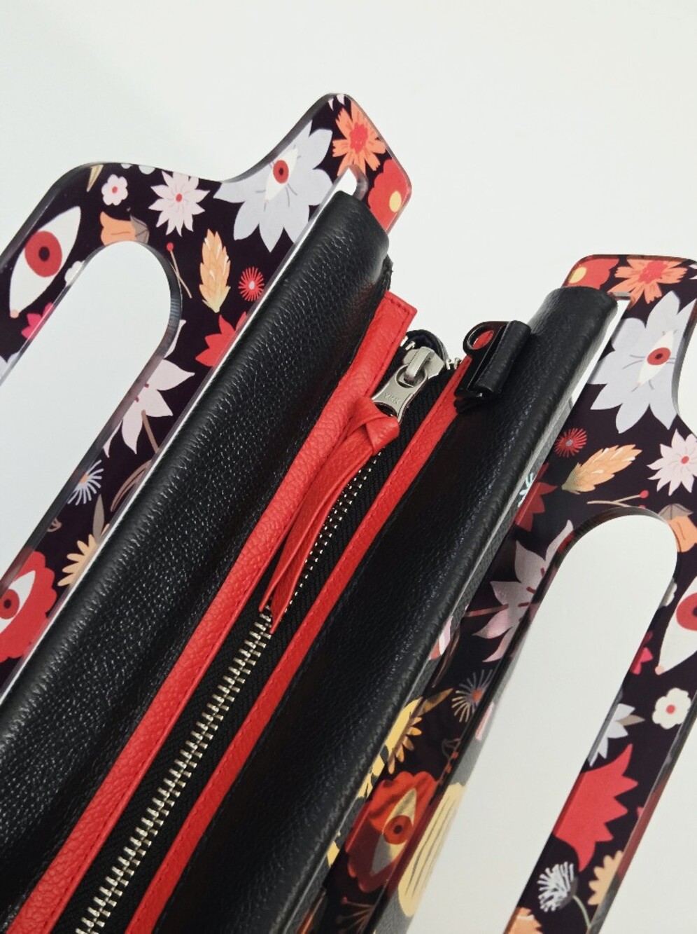 MIN & MON VALI LEATHER CROSSBODY BAG PLASTIC HANDLE - TIGER AND SNAKE PRINT - Picture 6 of 13